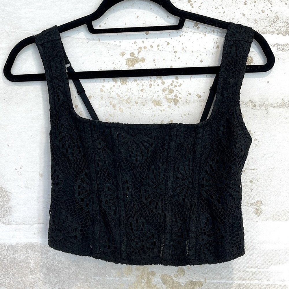 American Eagle lacy top